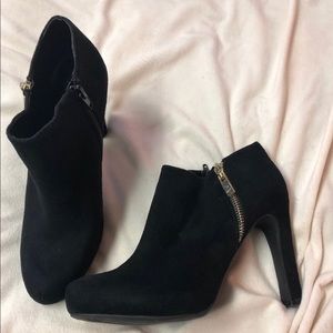 Booties Suede Black Gold Zipper Side
